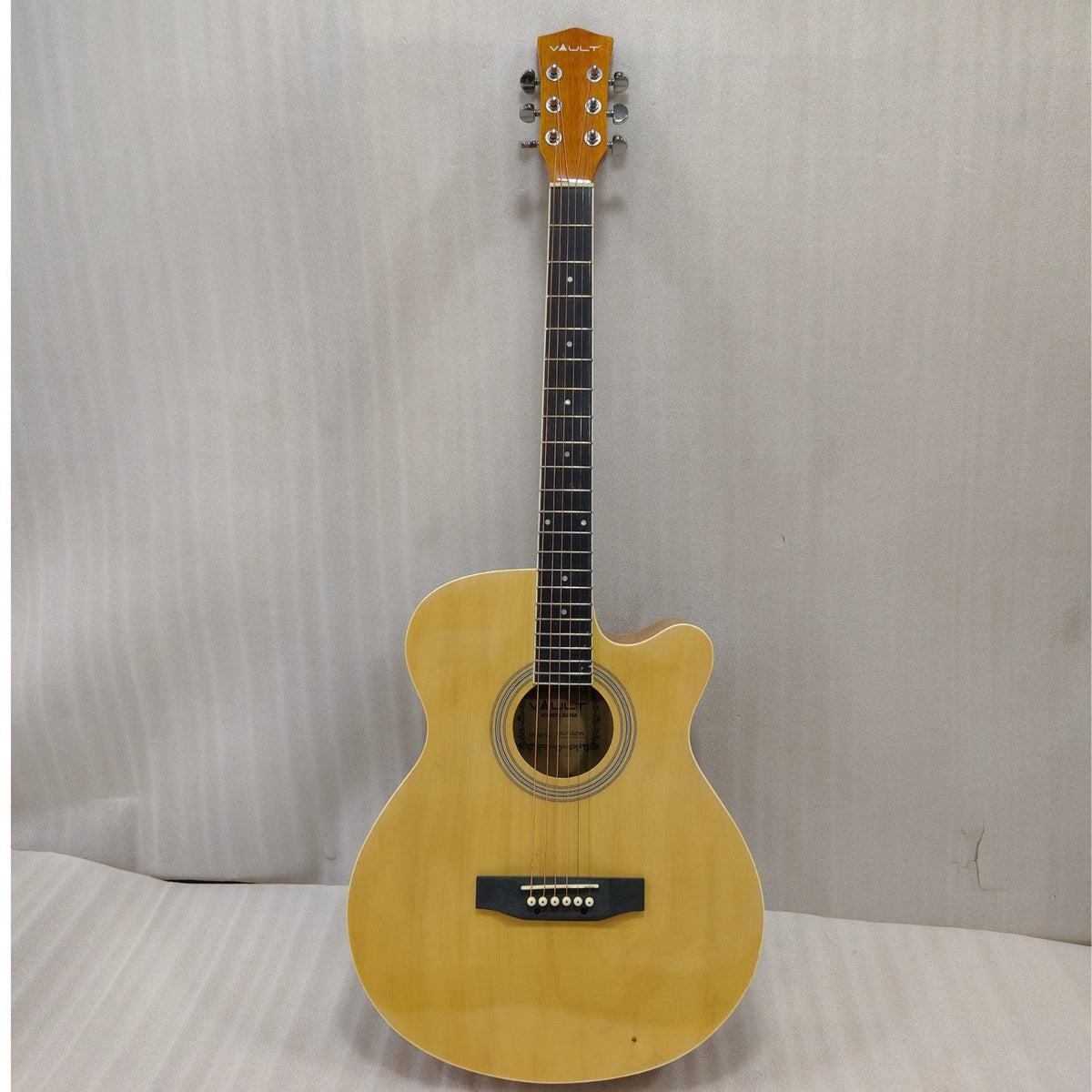 Vault EA20 Cutaway Acoustic Guitar - Open Box B Stock