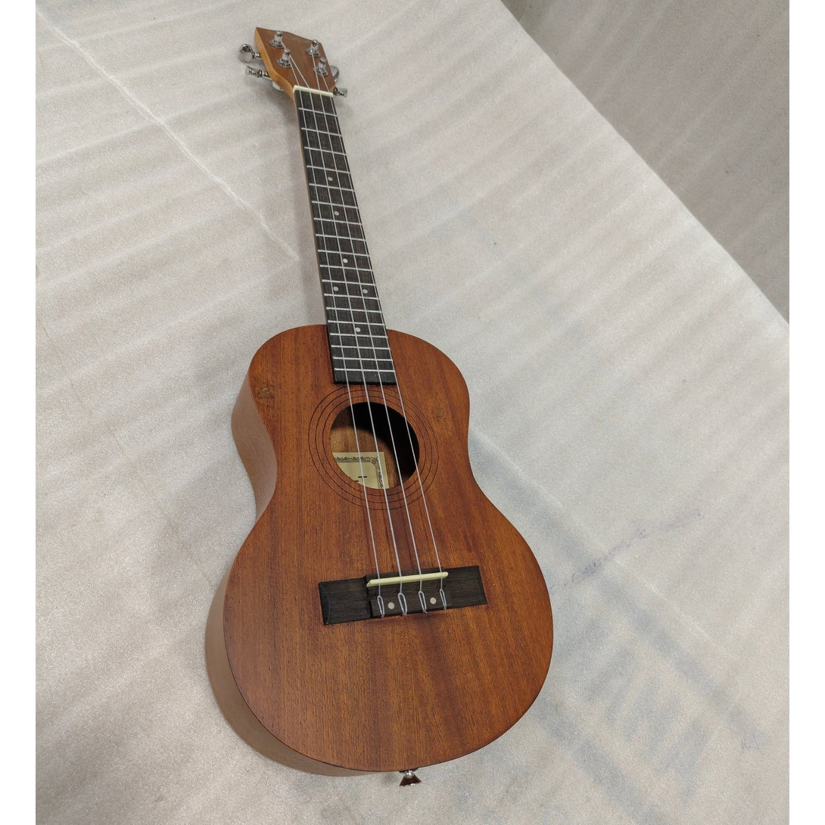 Vault UK-100T 26-inch Arched Back Tenor Ukulele  - Open Box B Stock