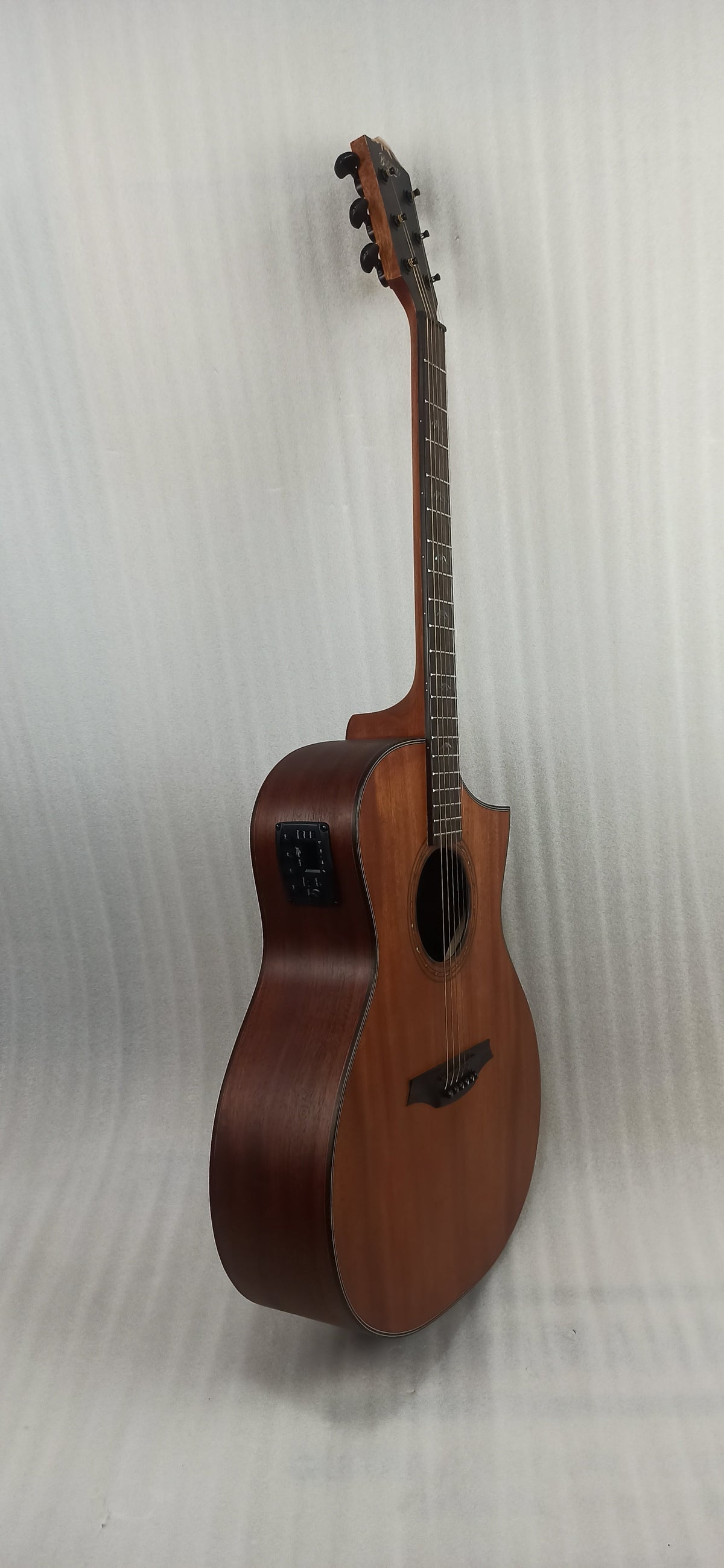 Bromo BAT4MCE Tahoma Series Solid Top 6 String Electro Acoustic Guitar - Open Box