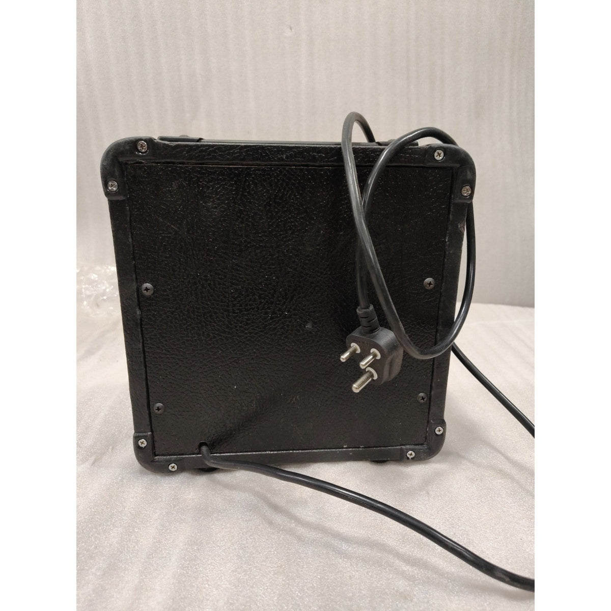 Vault GA10 Guitar Amplifier - 10 watts - Open Box A Stock