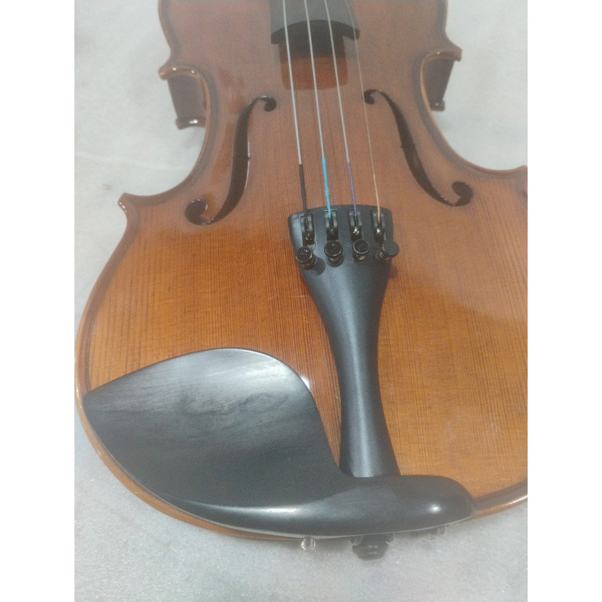 Vault Artisan Solid Body 4/4 Violin with Bow, Rosin & Case (Outfit) - Open Box B Stock