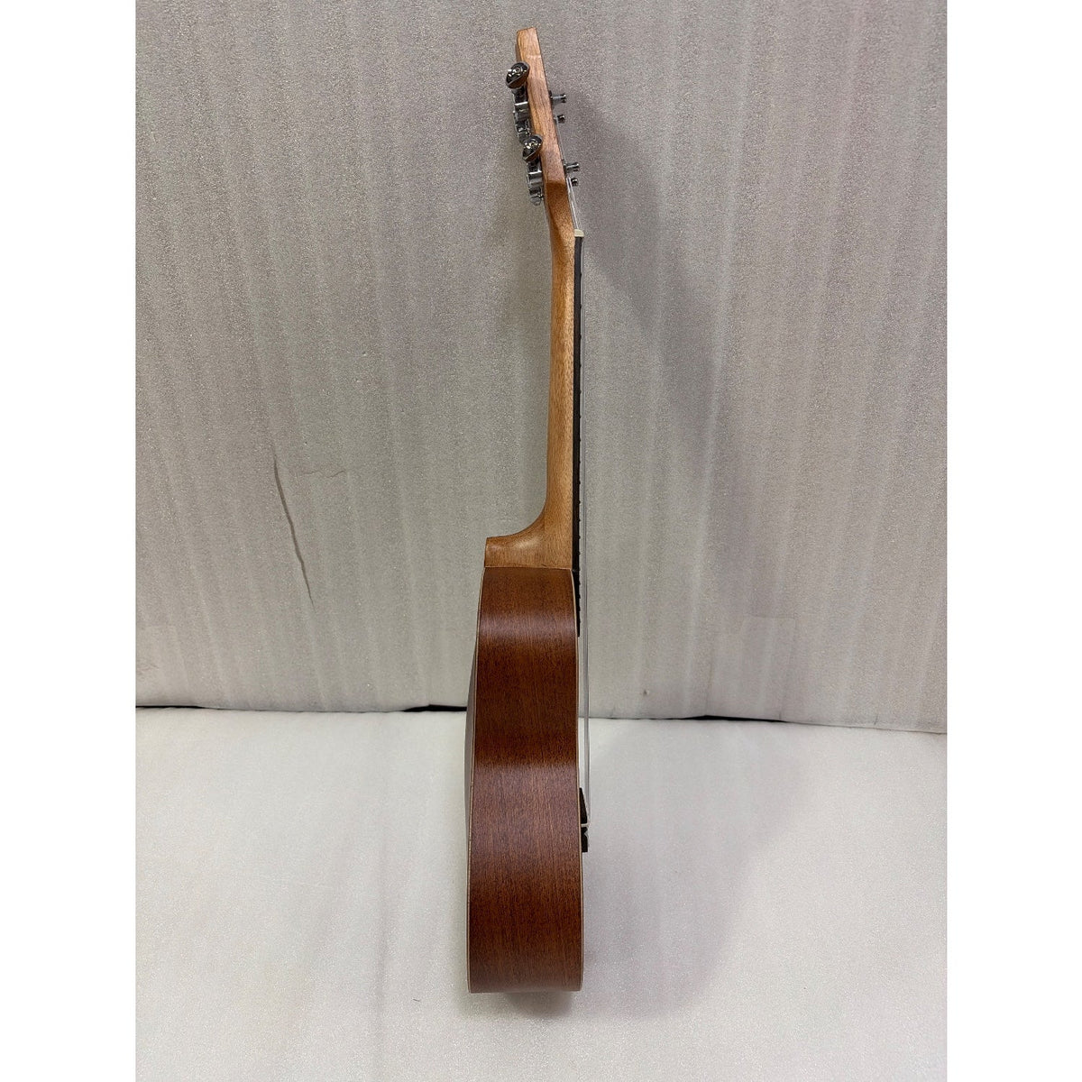 Vault UK-100C 24 inch Arched Back Concert Ukulele With Gig Bag - Open Box