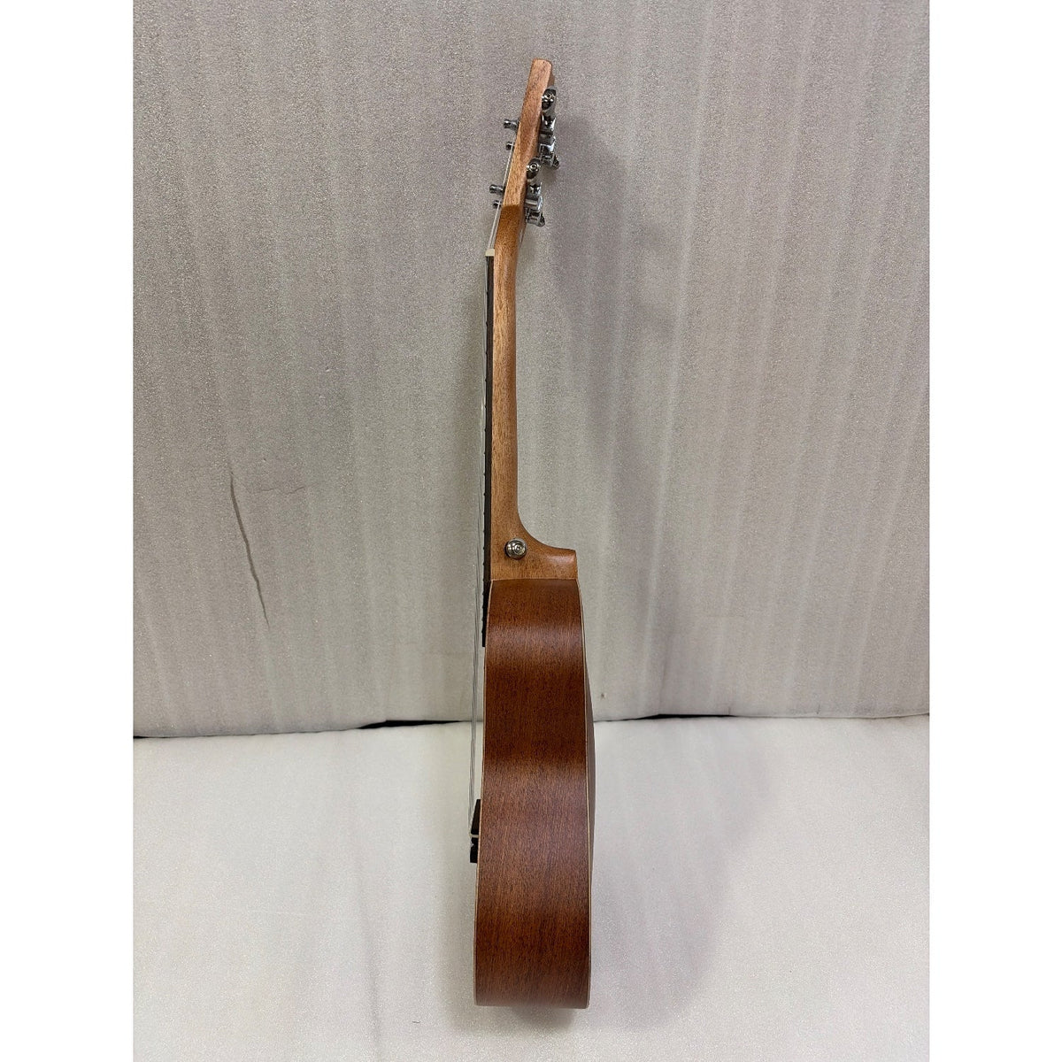 Vault UK-100C 24 inch Arched Back Concert Ukulele With Gig Bag - Open Box