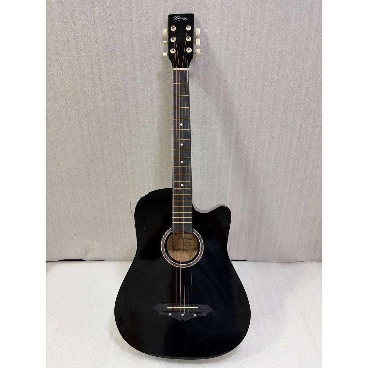 Henrix 38C 38 Inch Cutaway Acoustic Guitar with Dual Action Truss Rod, Gigbag, Picks, String Set, Strap, Cloth & Ebook - Open Box