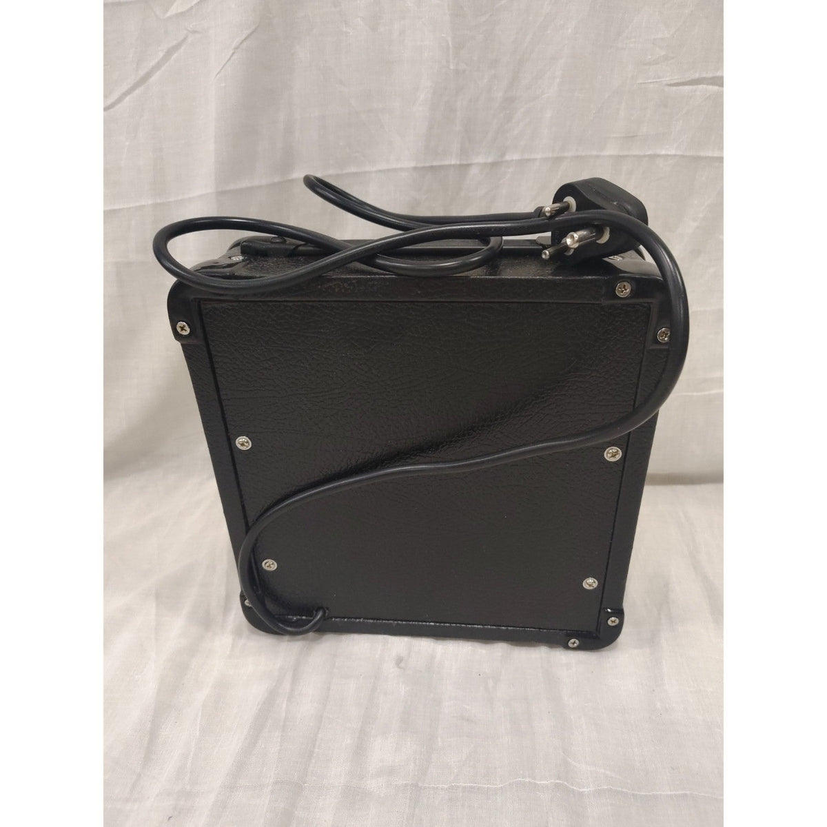 Vault GA10 Guitar Amplifier - 10 watts - Open Box A Stock