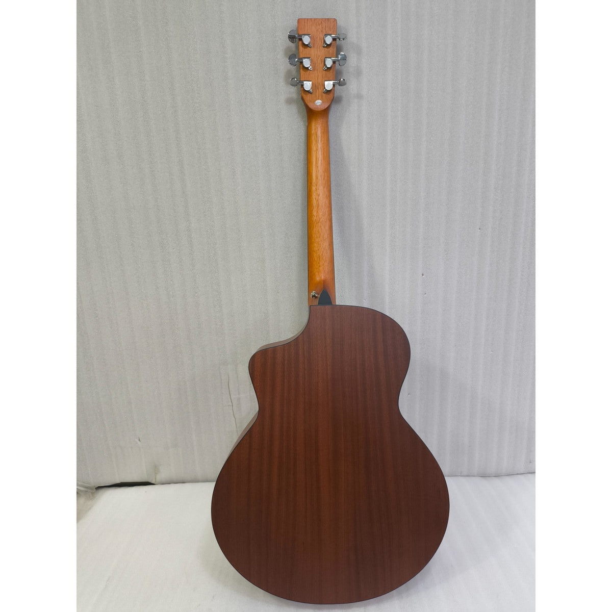Vault EA40 41 inch Premium Solid Spruce-Top Cutaway Acoustic Guitar - Open Box