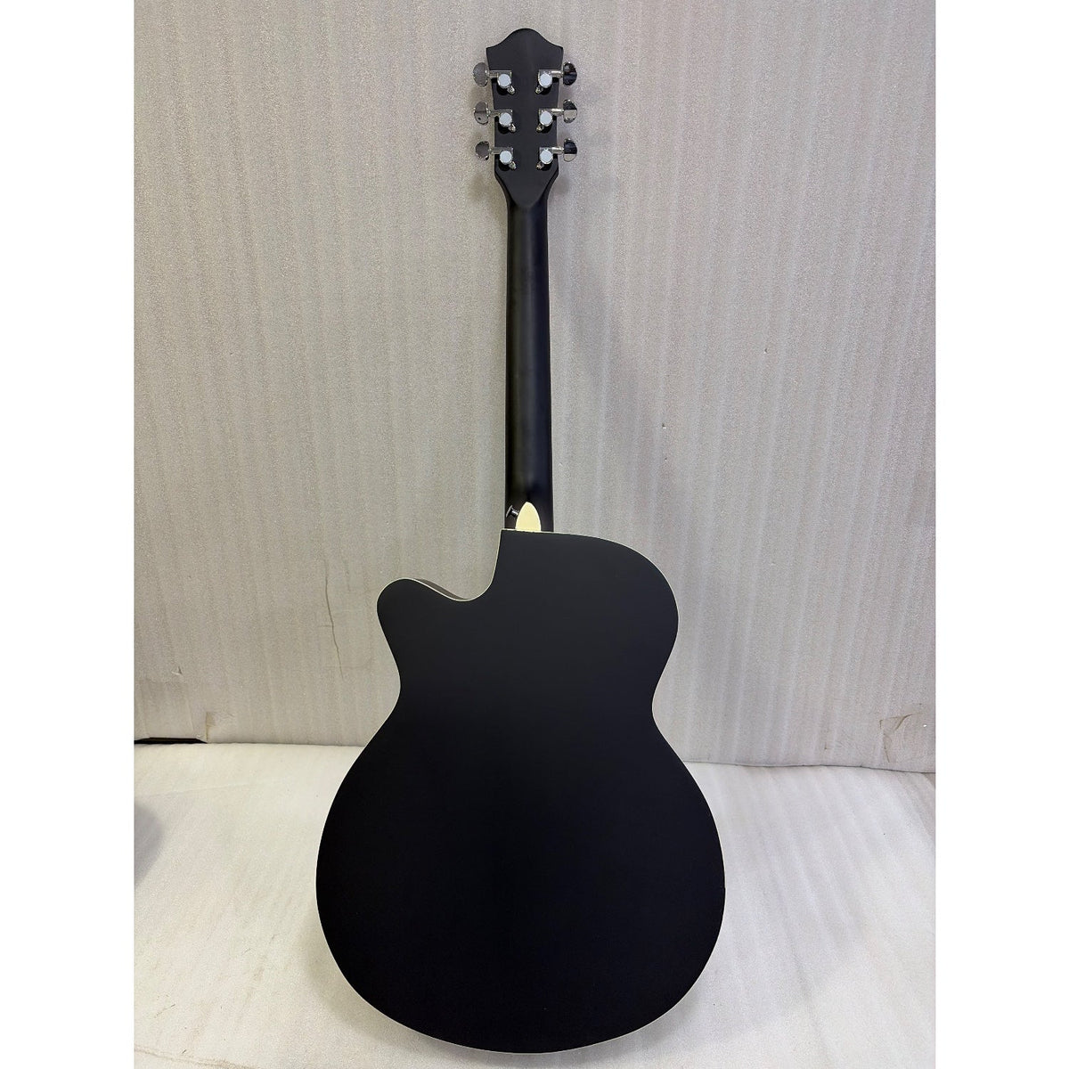 Henrix PRO 40C 40-Inch Cutaway Acoustic Guitar with Dual Action Truss Rod, Gigbag, Picks, String Set, Strap, Cloth & Ebook - Open Box