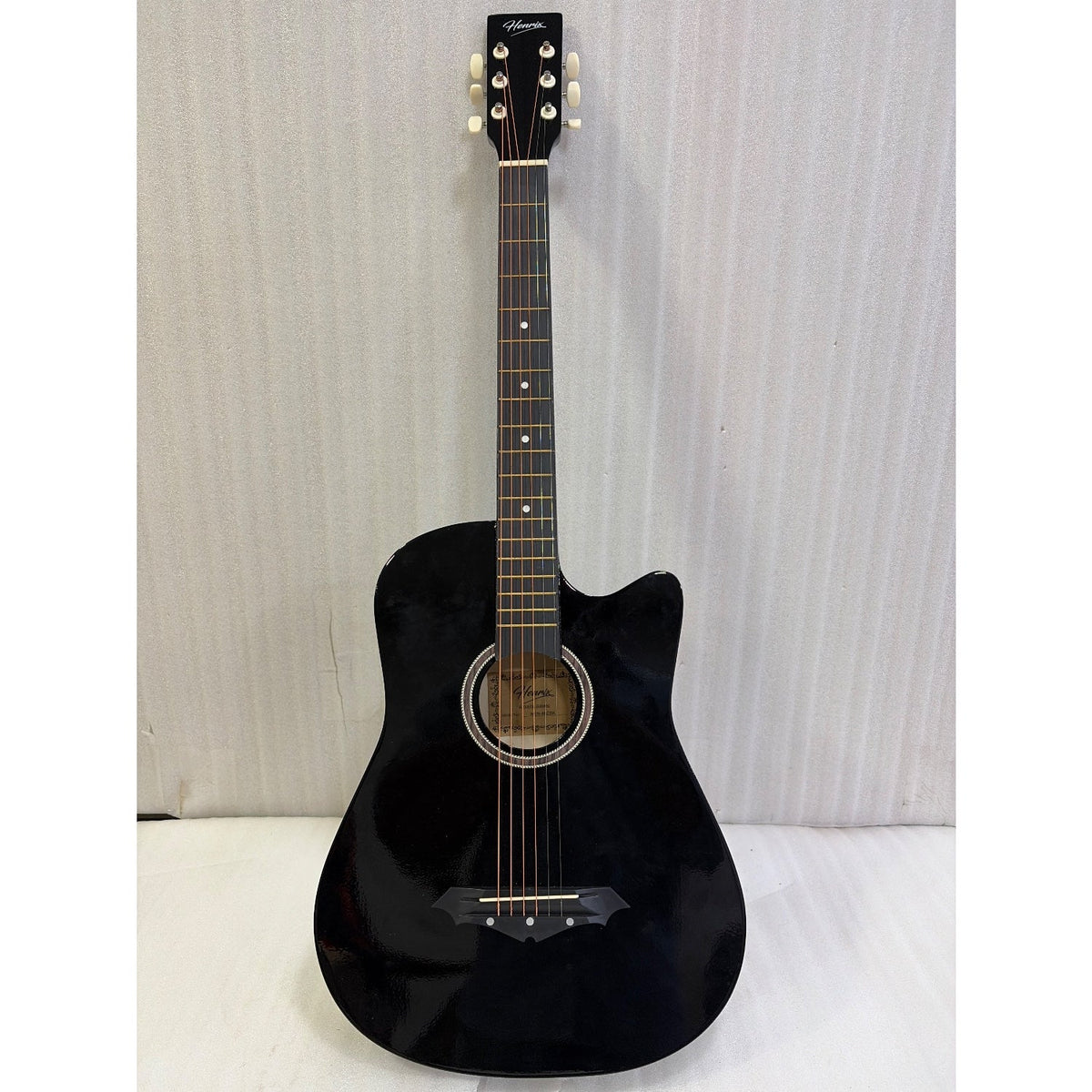 Henrix 38C 38 Inch Cutaway Acoustic Guitar with Dual Action Truss Rod, Gigbag, Picks, String Set, Strap, Cloth & Ebook - Open Box