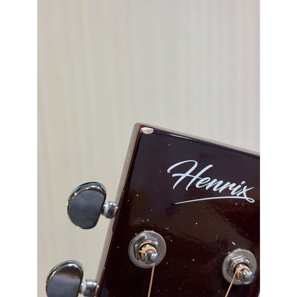 Henrix PRO 38C 38 Inch 6 String Cutaway Acoustic Guitar - Open Box