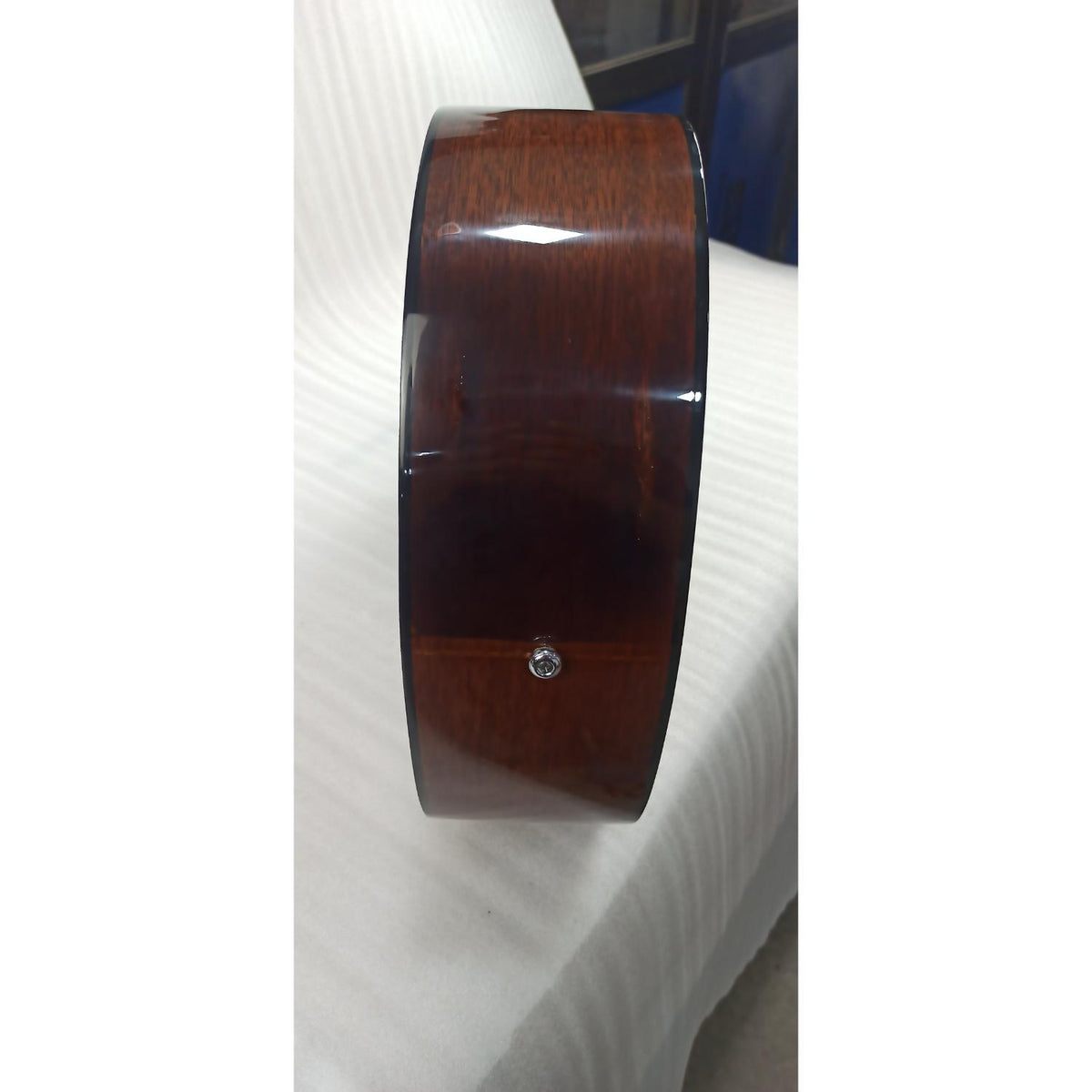 Vault Artisan Premium Acoustic Guitar with Solid Spruce Top and Solid Mahogany Back and Sides - Open Box