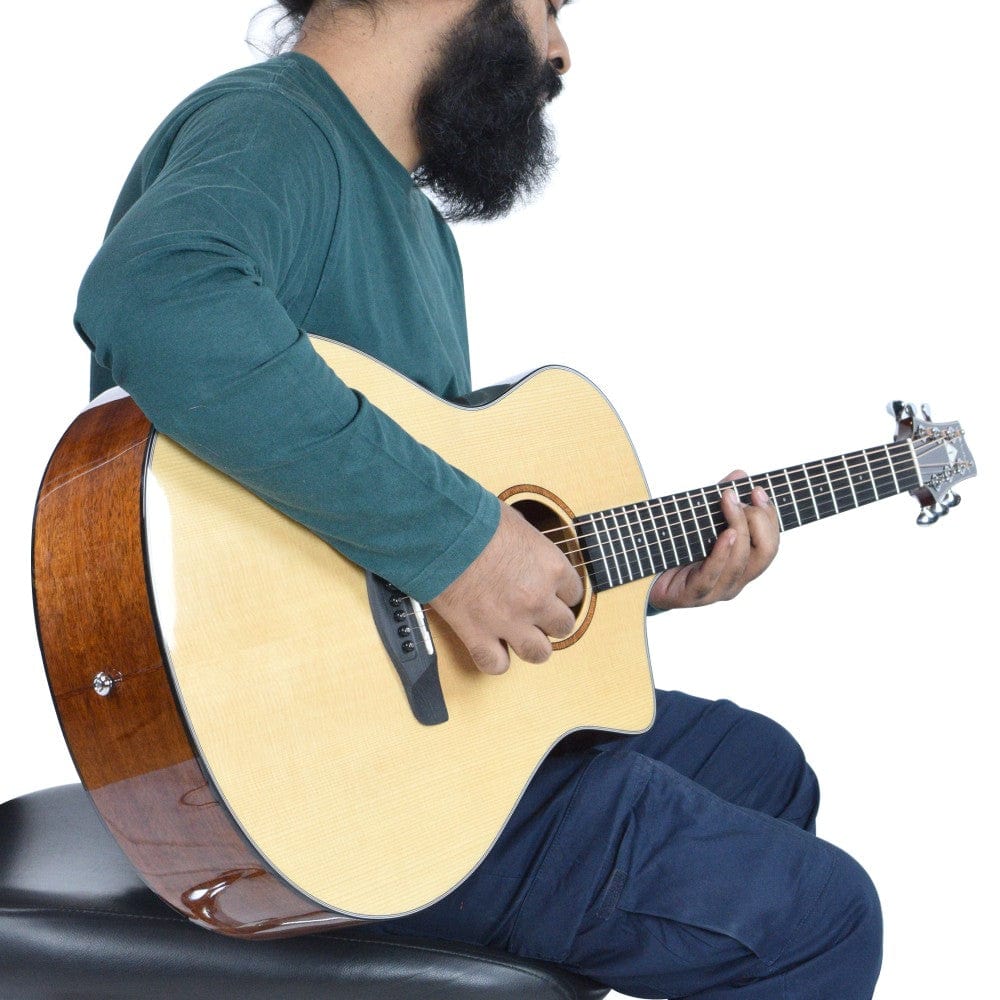 Vault Artisan Premium Acoustic Guitar with Solid Spruce Top and Solid Mahogany Back and Sides - Open Box
